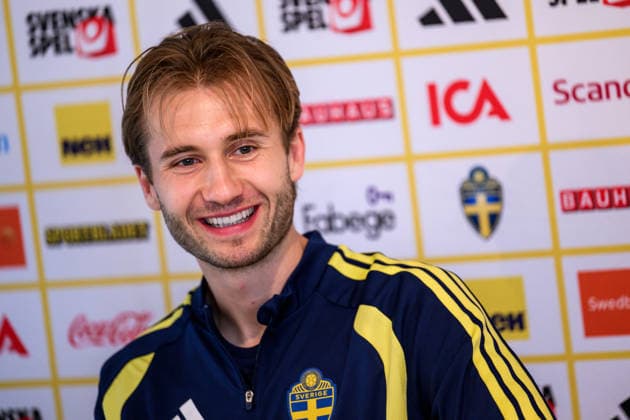 260323 Benjamin Nygren of the Swedish national football team in the mixed zone after a training session on March 23, 2026 in Valencia Photo Joel Marklund BILDBYRAN kod JM JM0804 bbeng fotboll football soccer fotball vm kval fifa world cup qualifier qualifier träning practice training sverige sweden sverige a  Copyright: JOELxMARKLUND BB260323JM103