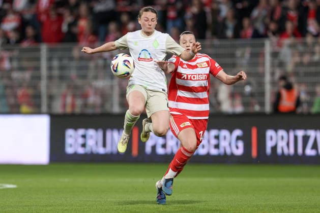 from left Chiara D Angelo SV Werder Bremen, 2 and Hannah Eurlings 1 FC Union Berlin, 14 in duel, duel, dynamics, action, action, game scene, THE DFB REGULATIONS PROHIBIT ANY USE OF PHOTOGRAPHS AS IMAGE SEQUENCES AND OR QUASI VIDEO , 23 03 2026, Berlin Germany , Football, Google Pixel Womens Bundesliga, 1 FC Union Berlin SV Werder Bremen xobx