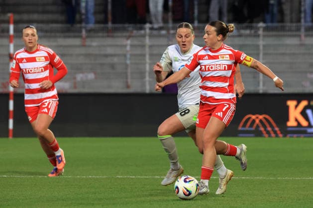 DEU, 2 BL, Frauen, 1 FC Union vs Werder Bremen, 23 03 2026, Stadion Alte Foersterei, Berlin, DEU, 2 BL, Frauen, 1 FC Union vs Werder Bremen, im Bild Lisa Heiseler 1 FC Union Berlin 7 , Lina Hausicke Werder Bremen 18 DFL regulations prohibit any use of Photographs as image sequences and or quasi video nordphotoxGmbHx xEngler nph00076