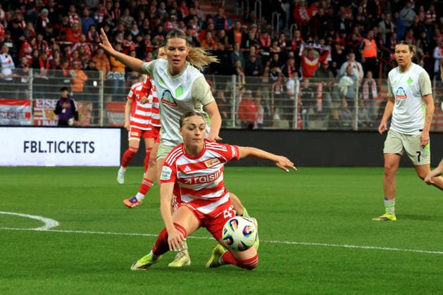 DEU, 2 BL, Frauen, 1 FC Union vs Werder Bremen, 23 03 2026, Stadion Alte Foersterei, Berlin, DEU, 2 BL, Frauen, 1 FC Union vs Werder Bremen, im Bild Kamber Lia 1 FC Union Berlin 41 , Juliane Wirtz Werder Bremen 28 DFL regulations prohibit any use of Photographs as image sequences and or quasi video nordphotoxGmbHx xEngler nph00076