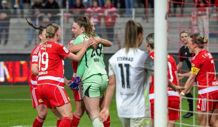 Soccer, Women, Season 2025 2026, Google Pixel Women Bundesliga 21 Matchday , 1 FC Union Berlin Werder Bremen, Union celebrates goalkeeper Nadine Böhi 1 Women 1 FC Union after Larissa Mühlhaus Werder Bremen saves a penalty kick in half one, 23 03 2026, Copyright: xMatthiasxKochx