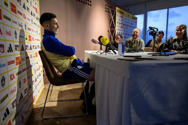 260323 Roony Bardghji of the Swedish national football team in the mixed zone after a training session on March 23, 2026 in Valencia Photo Joel Marklund BILDBYRAN kod JM JM0804 bbeng fotboll football soccer fotball vm kval fifa world cup qualifier qualifier träning practice training sverige sweden sverige a  Copyright: JOELxMARKLUND BB260323JM120