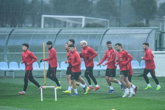 Turkish National Football Team training session ISTANBUL, TURKIYE - MARCH 23: Turkish National Football Team players attend the training session, under the lead of head coach Vincenzo Montella, ahead of the 2026 FIFA World Cup, WM, Weltmeisterschaft, Fussball European Qualifiers play-off semifinal match against Romania at Hasan Dogan National Teams Camp and Training Facilities in Istanbul, Turkiye on March 23, 2026. Hakan Akgun Anadolu Istanbul Turkey. Editorial use only. Please get in touch for any other usage.  Copyright: x2026xAnadoluxHakanxAkgunx