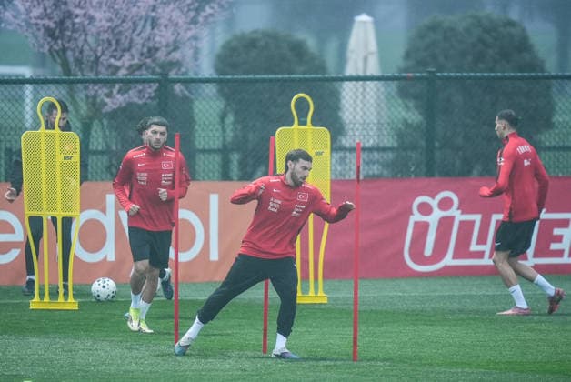 Turkish National Football Team training session ISTANBUL, TURKIYE - MARCH 23: Turkish National Football Team player Orkun Kokcu attends the training session, under the lead of head coach Vincenzo Montella, ahead of the 2026 FIFA World Cup, WM, Weltmeisterschaft, Fussball European Qualifiers play-off semifinal match against Romania at Hasan Dogan National Teams Camp and Training Facilities in Istanbul, Turkiye on March 23, 2026. Hakan Akgun Anadolu Istanbul Turkey. Editorial use only. Please get in touch for any other usage.  Copyright: x2026xAnadoluxHakanxAkgunx
