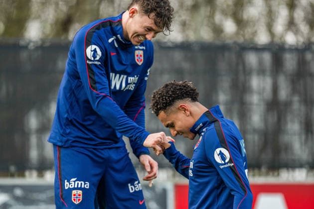 260323 Jorgen Strand Larsen and Antonio Nusa of the Norwegian national football team during a training session on March 23, 2026 in Wijdewormer Photo Vegard Grott BILDBYRAN kod VG VG0897 bbeng fotball football soccer fotboll norge norway trening träning training practice amsterdam  Copyright: VEGARDxGRoTT BB260323VG012