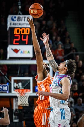 Neu Ulm, Germany, 23 03 26 Joel Soriano ratiopharm ulm and Michael Kessens Telekom Baskets Bonn battle for the ball during the Basketball Bundesliga match between ratiopharm ulm vs Telekom Baskets Bonn at the ratiopharm Arena on March 23, 2026 in Neu Ulm, Germany Photo by Harry Langer DeFodi Images ratiopharm Arena, Germany, 23 03 26 Joel Soriano ratiopharm ulm and Michael Kessens Telekom Baskets Bonn battle for the ball during the Basketball Bundesliga match between ratiopharm ulm vs Telekom Baskets Bonn at Neu Ulm on March 23, 2026 in ratiopharm Arena, Germany Photo by Harry Langer DeFodi Images Photo by Harry Langer DeFodi Images