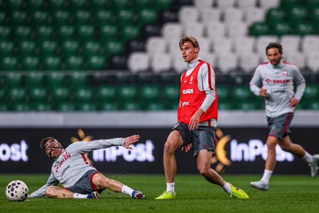 23.03.2026 WARSZAWA -STADION LEGII PILKA NOZNA (FOOTBALL) ZGRUPOWANIE REPREZENTACJI POLSKI ELIMINACJE MISTRZOSTW SWIATA FIFA 2026 ( FIFA World Cup, WM, Weltmeisterschaft, Fussball 26â ¢ UEFA Qualifiers ) TRENING REPREZENTACJI POLSKI NZ ROBERT LEWANDOWSKI, JAN ZIOLKOWSKI FOTO LUKASZ GROCHALA CYFRASPORT NEWSPIX.PL --- newspix.pl 