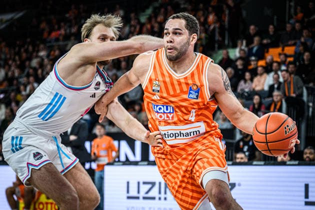 Neu Ulm, Germany, 23 03 26 Christopher Ledlum ratiopharm ulm battle for the ball during the Basketball Bundesliga match between ratiopharm ulm vs Telekom Baskets Bonn at ratiopharm Arena on March 23, 2026 in Neu Ulm, Germany Photo by Harry Langer DeFodi Images ratiopharm Arena, Germany, 23 03 26 Christopher Ledlum ratiopharm ulm battle for the ball during the Basketball Bundesliga match between ratiopharm ulm vs Telekom Baskets Bonn at Neu Ulm on March 23, 2026 in ratiopharm Arena, Germany Photo by Harry Langer DeFodi Images Photo by Harry Langer DeFodi Images