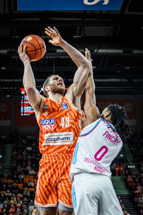 Neu Ulm, Germany, 23 03 26 Christian Sengfelder ratiopharm ulm and Jalen Finch Telekom Baskets Bonn battle for the ball during the Basketball Bundesliga match between ratiopharm ulm vs Telekom Baskets Bonn at the ratiopharm Arena on March 23, 2026 in Neu Ulm, Germany Photo by Harry Langer DeFodi Images ratiopharm Arena, Germany, 23 03 26 Christian Sengfelder ratiopharm ulm and Jalen Finch Telekom Baskets Bonn battle for the ball during the Basketball Bundesliga match between ratiopharm ulm vs Telekom Baskets Bonn at Neu Ulm on March 23, 2026 in ratiopharm Arena, Germany Photo by Harry Langer DeFodi Images Photo by Harry Langer DeFodi Images