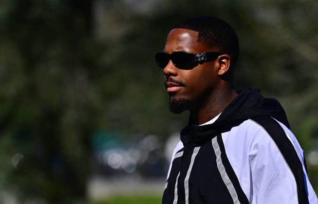 Mike Maignan - Les joueurs de l équipe de France de football arrivent au Centre national de football de Clairefontaine-en-Yveline, France, le 23 mars 2026. Les vice-champions du monde se rendront cette semaine aux Etats-Unis, dans la banlieue de Boston, pour y disputer deux matchs amicaux en préparation de la Coupe du monde 2026. D’abord contre le Brésil jeudi (21h) puis la Colombie dimanche (21h). Christian Liewig Bestimage French soccer team during the Arrival of French team at INF Clairefontaine on March 23, 2026 in Clairefontaine, France. Clairefontaine-en-Yveline France  Copyright: xChristianxLiewigx xBestimagexChristianxLiewigx xBestimagex
