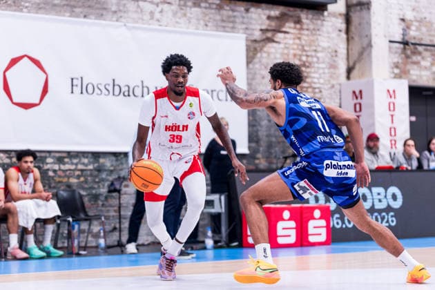 Barmer 2 Basketball Bundesliga ProA RheinStars Cologne vs Phoenix Hagen, 23 03 2026 Kenny Andre Calliste Keannou Baptiste RheinStars Cologne, 39 on the ball, Marvin Omonigho Omuvwie Phoenix Hagen, 11 Barmer 2 Basketball Bundesliga ProA RheinStars Cologne vs Phoenix Hagen, Cologne, Motorworld on 23 03 2026 Copyright: xBEAUTIFULxSPORTS Wunderlx