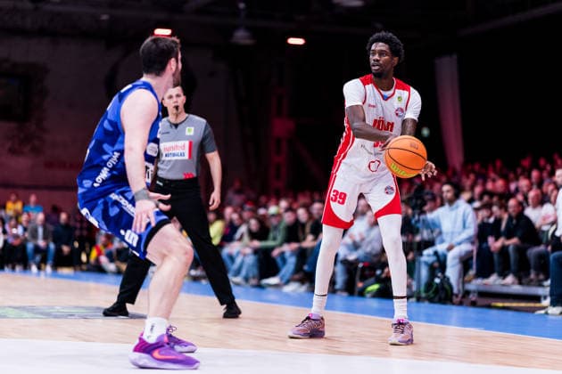 Barmer 2 Basketball Bundesliga ProA RheinStars Cologne vs Phoenix Hagen, 23 03 2026 Tim Uhlemann Phoenix Hagen, 21 , Kenny Andre Calliste Keannou Baptiste RheinStars Cologne, 39 on the ball Barmer 2 Basketball Bundesliga ProA RheinStars Cologne vs Phoenix Hagen, Cologne, Motorworld on 23 03 2026 Copyright: xBEAUTIFULxSPORTS Wunderlx