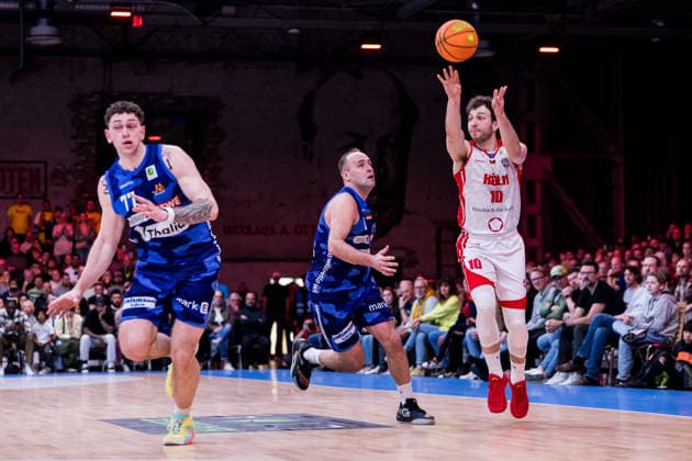 Barmer 2 Basketball Bundesliga ProA RheinStars Cologne vs Phoenix Hagen, 23 03 2026 Anzac Joseph Dennis Rissetto Phoenix Hagen, 77 , Devin Lawrence Schmidt Phoenix Hagen, 8 , Haris Hujic RheinStars Cologne, 10 in the throw Barmer 2 Basketball Bundesliga ProA RheinStars Cologne vs Phoenix Hagen, Cologne, Motorworld on 23 03 2026 Copyright: xBEAUTIFULxSPORTS Wunderlx
