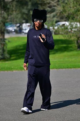 Michael Olise - Les joueurs de l équipe de France de football arrivent au Centre national de football de Clairefontaine-en-Yveline, France, le 23 mars 2026. Les vice-champions du monde se rendront cette semaine aux Etats-Unis, dans la banlieue de Boston, pour y disputer deux matchs amicaux en préparation de la Coupe du monde 2026. D’abord contre le Brésil jeudi (21h) puis la Colombie dimanche (21h). Christian Liewig Bestimage French soccer team during the Arrival of French team at INF Clairefontaine on March 23, 2026 in Clairefontaine, France. Clairefontaine-en-Yveline France  Copyright: xChristianxLiewigx xBestimagexChristianxLiewigx xBestimagex