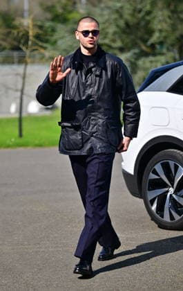 Lucas Chevalier - Les joueurs de l équipe de France de football arrivent au Centre national de football de Clairefontaine-en-Yveline, France, le 23 mars 2026. Les vice-champions du monde se rendront cette semaine aux Etats-Unis, dans la banlieue de Boston, pour y disputer deux matchs amicaux en préparation de la Coupe du monde 2026. D’abord contre le Brésil jeudi (21h) puis la Colombie dimanche (21h). Christian Liewig Bestimage French soccer team during the Arrival of French team at INF Clairefontaine on March 23, 2026 in Clairefontaine, France. Clairefontaine-en-Yveline France  Copyright: xChristianxLiewigx xBestimagexChristianxLiewigx xBestimagex