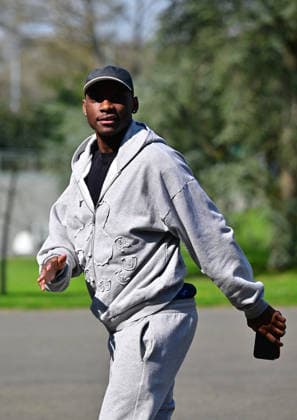Randal Kolo Muani - Les joueurs de l équipe de France de football arrivent au Centre national de football de Clairefontaine-en-Yveline, France, le 23 mars 2026. Les vice-champions du monde se rendront cette semaine aux Etats-Unis, dans la banlieue de Boston, pour y disputer deux matchs amicaux en préparation de la Coupe du monde 2026. D’abord contre le Brésil jeudi (21h) puis la Colombie dimanche (21h). Christian Liewig Bestimage French soccer team during the Arrival of French team at INF Clairefontaine on March 23, 2026 in Clairefontaine, France. Clairefontaine-en-Yveline France  Copyright: xChristianxLiewigx xBestimagexChristianxLiewigx xBestimagex