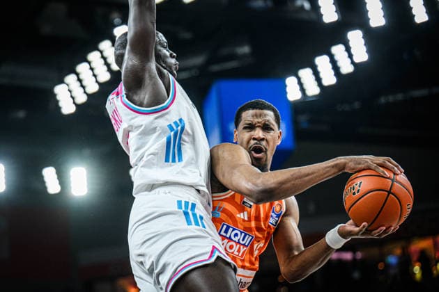 Neu Ulm, Germany, 23 03 26 Kur Jongkuch Telekom Baskets Bonn and Justin Simon ratiopharm ulm battle for the ball during the Basketball Bundesliga match between ratiopharm ulm vs Telekom Baskets Bonn at the ratiopharm Arena on March 23, 2026 in Neu Ulm, Germany Photo by Harry Langer DeFodi Images ratiopharm Arena, Germany, 23 03 26 Kur Jongkuch Telekom Baskets Bonn and Justin Simon ratiopharm ulm battle for the ball during the Basketball Bundesliga match between ratiopharm ulm vs Telekom Baskets Bonn at Neu Ulm on March 23, 2026 in ratiopharm Arena, Germany Photo by Harry Langer DeFodi Images Photo by Harry Langer DeFodi Images