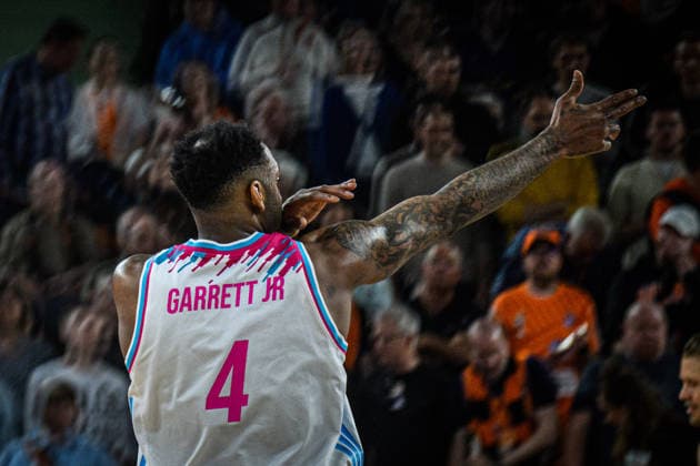 Neu Ulm, Germany, 23 03 26 Jeff Garrett Jr Telekom Baskets Bonn gestures during the Basketball Bundesliga match between ratiopharm ulm vs Telekom Baskets Bonn at ratiopharm Arena on March 23, 2026 in Neu Ulm, Germany Photo by Harry Langer DeFodi Images ratiopharm Arena, Germany, 23 03 26 Jeff Garrett Jr Telekom Baskets Bonn gestures during the Basketball Bundesliga match between ratiopharm ulm vs Telekom Baskets Bonn at Neu Ulm on March 23, 2026 in ratiopharm Arena, Germany Photo by Harry Langer DeFodi Images Photo by Harry Langer DeFodi Images
