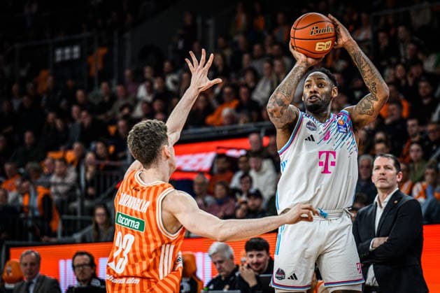 Neu Ulm, Germany, 23 03 26 Diego Garavaglia ratiopharm ulm and Jeff Garrett Jr Telekom Baskets Bonn battle for the ball during the Basketball Bundesliga match between ratiopharm ulm vs Telekom Baskets Bonn at ratiopharm Arena on March 23, 2026 in Neu Ulm, Germany Photo by Harry Langer DeFodi Images ratiopharm Arena, Germany, 23 03 26 Diego Garavaglia ratiopharm ulm and Jeff Garrett Jr Telekom Baskets Bonn battle for the ball during the Basketball Bundesliga match between ratiopharm ulm vs Telekom Baskets Bonn at Neu Ulm on March 23, 2026 in ratiopharm Arena, Germany Photo by Harry Langer DeFodi Images Photo by Harry Langer DeFodi Images