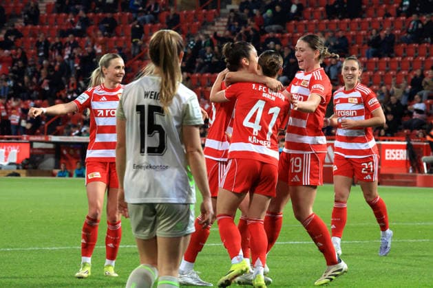 DEU, 1 BL, Frauen, 1 FC Union vs Werder Bremen, 23 03 2026, Stadion Alte Foersterei, Berlin, DEU, 1 BL, Frauen, 1 FC Union vs Werder Bremen, im Bild 2 0 durch Tysiak Amber 1 FC Union Berlin 26 , Union Spielerinnenkreis DFL regulations prohibit any use of Photographs as image sequences and or quasi video nordphotoxGmbHx xEngler nph00076