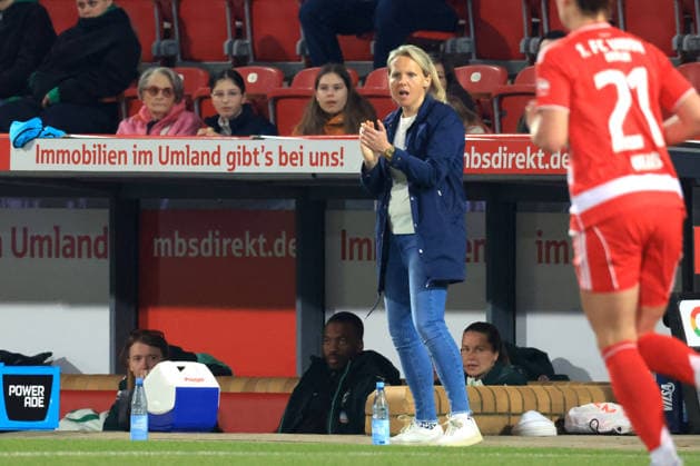DEU, 1 BL, Frauen, 1 FC Union vs Werder Bremen, 23 03 2026, Stadion Alte Foersterei, Berlin, DEU, 1 BL, Frauen, 1 FC Union vs Werder Bremen, im Bild Cheftrainer Friederike Kromp Werder Bremen DFL regulations prohibit any use of Photographs as image sequences and or quasi video nordphotoxGmbHx xEngler nph00076