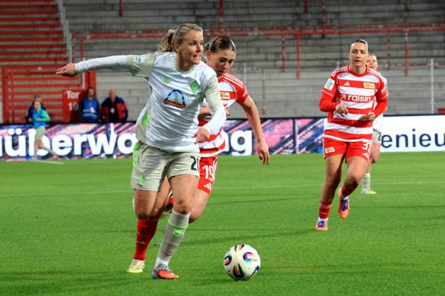 DEU, 1 BL, Frauen, 1 FC Union vs Werder Bremen, 23 03 2026, Stadion Alte Foersterei, Berlin, DEU, 1 BL, Frauen, 1 FC Union vs Werder Bremen, im Bild Samantha Steuerwald 1 FC Union Berlin 19 , Lena Petermann Werder Bremen 20 DFL regulations prohibit any use of Photographs as image sequences and or quasi video nordphotoxGmbHx xEngler nph00076