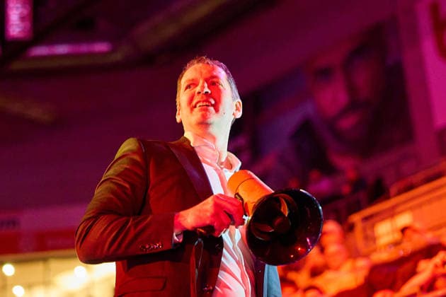 Ty Harrelson ratiopharm ulm, Head Coach celebrates with the fans GER, ratiopharm ulm vs Telekom Baskets Bonn, Basketball, 25 Matchday, EasyCredit BBL, Season 2025 2026, 23 03 2026 GER, ratiopharm ulm vs Telekom Baskets Bonn, Basketball, 25 Matchday, EasyCredit BBL, Season 2025 2026, 23 03 2026 New Ulm Copyright: xEibner-Pressefoto GeraldxOelze-dexStoppanyx EP_ODS