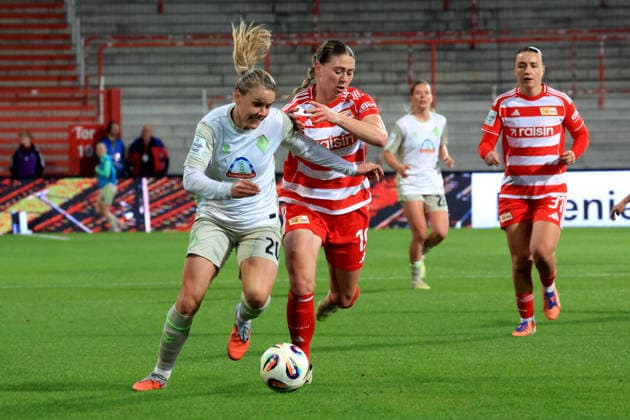 DEU, 1 BL, Frauen, 1 FC Union vs Werder Bremen, 23 03 2026, Stadion Alte Foersterei, Berlin, DEU, 1 BL, Frauen, 1 FC Union vs Werder Bremen, im Bild Samantha Steuerwald 1 FC Union Berlin 19 Tanja Pawollek 1 FC Union Berlin 31 , Lena Petermann Werder Bremen 20 DFL regulations prohibit any use of Photographs as image sequences and or quasi video nordphotoxGmbHx xEngler nph00076
