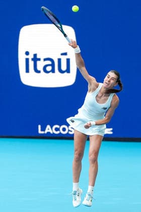 March 23, 2026, Miami Gardens, Florida, USA: Sorana Cirstea (ROU) serves to Coco Gauff (not pictured) during the women s fourth round singles match at the 2026 Miami Open presented by Itau at Hard Rock Stadium. Miami Gardens USA - ZUMAw109 20260323_fap_w109_011 Copyright: xDebbyxWongx