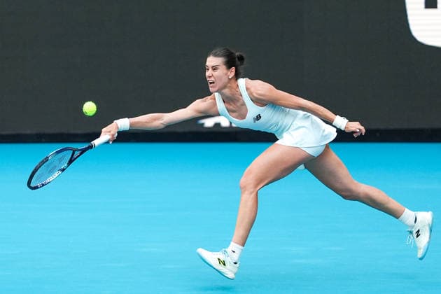 March 23, 2026, Miami Gardens, Florida, USA: Sorana Cirstea (ROU) returns a shot to Coco Gauff (not pictured) during the women s fourth round singles match at the 2026 Miami Open presented by Itau at Hard Rock Stadium. Miami Gardens USA - ZUMAw109 20260323_fap_w109_021 Copyright: xDebbyxWongx