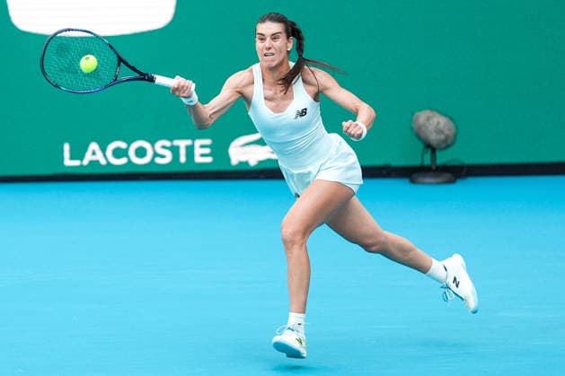 March 23, 2026, Miami Gardens, Florida, USA: Sorana Cirstea (ROU) returns a shot to Coco Gauff (not pictured) during the women s fourth round singles match at the 2026 Miami Open presented by Itau at Hard Rock Stadium. TENNIS 2026: Miami Open.  - ZUMAw109 20260323_fap_w109_018 Copyright: xDebbyxWongx