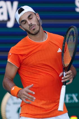 MIAMI GARDENS, FL - MARCH 23: Francisco Cerundolo (ARG) in action during a men™s third round singles match against Daniil Medvedev at the Miami Open on March 23, 2026, at Hard Rock Stadium in Miami Gardens, Florida,(Photo by Chris Arjoon Icon Sportswire) TENNIS: MAR 23 Miami Open EDITORIAL USE ONLY Icon2603230010016