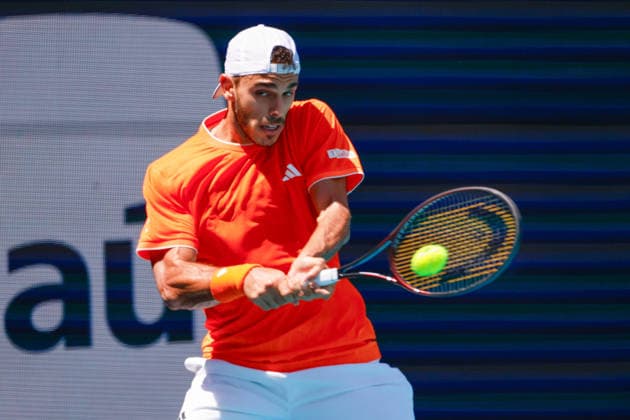 MIAMI GARDENS, FL - MARCH 23: Francisco Cerundolo (ARG) in action during a men™s third round singles match against Daniil Medvedev at the Miami Open on March 23, 2026, at Hard Rock Stadium in Miami Gardens, Florida,(Photo by Chris Arjoon Icon Sportswire) TENNIS: MAR 23 Miami Open EDITORIAL USE ONLY Icon2603230010020