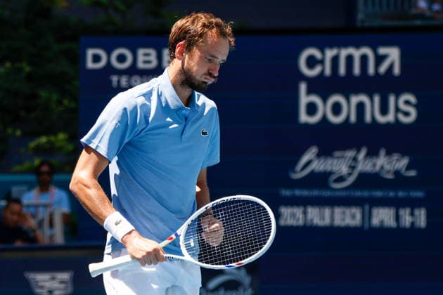 MIAMI GARDENS, FL - MARCH 23: Daniil Medvedev in action during a men™s third round singles match against Francisco Cerundolo (ARG) at the Miami Open on March 23, 2026, at Hard Rock Stadium in Miami Gardens, Florida,(Photo by Chris Arjoon Icon Sportswire) TENNIS: MAR 23 Miami Open EDITORIAL USE ONLY Icon2603230010037