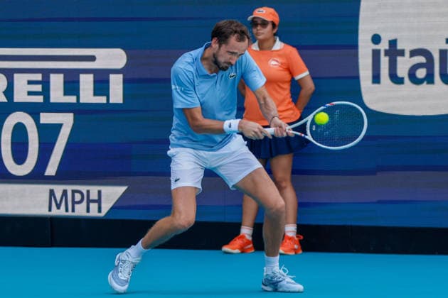MIAMI GARDENS, FL - MARCH 23: Daniil Medvedev in action during a men™s third round singles match against Francisco Cerundolo (ARG) at the Miami Open on March 23, 2026, at Hard Rock Stadium in Miami Gardens, Florida,(Photo by Chris Arjoon Icon Sportswire) TENNIS: MAR 23 Miami Open EDITORIAL USE ONLY Icon2603230010045