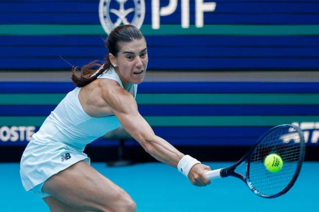 MIAMI GARDENS, FL - MARCH 23: Sorana Cirstea (ROU) in action during a women™s third round singles match against Coco Gauff (USA) at the Miami Open on March 23, 2026, at Hard Rock Stadium in Miami Gardens, Florida,(Photo by Chris Arjoon Icon Sportswire) TENNIS: MAR 23 Miami Open EDITORIAL USE ONLY Icon2603230010052