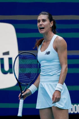 MIAMI GARDENS, FL - MARCH 23: Sorana Cirstea (ROU) in action during a women™s third round singles match against Coco Gauff (USA) at the Miami Open on March 23, 2026, at Hard Rock Stadium in Miami Gardens, Florida,(Photo by Chris Arjoon Icon Sportswire) TENNIS: MAR 23 Miami Open EDITORIAL USE ONLY Icon2603230010053