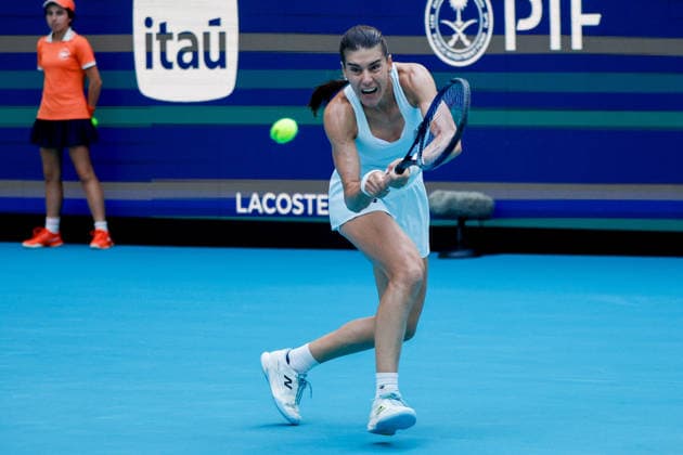 MIAMI GARDENS, FL - MARCH 23: Sorana Cirstea (ROU) in action during a women™s third round singles match against Coco Gauff (USA) at the Miami Open on March 23, 2026, at Hard Rock Stadium in Miami Gardens, Florida,(Photo by Chris Arjoon Icon Sportswire) TENNIS: MAR 23 Miami Open EDITORIAL USE ONLY Icon2603230010054