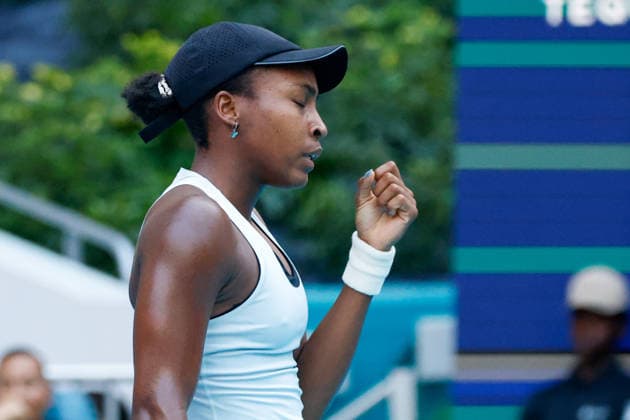 MIAMI GARDENS, FL - MARCH 23: Coco Gauff (USA) in action during a women™s third round singles match against Sorana Cirstea (ROU) at the Miami Open on March 23, 2026, at Hard Rock Stadium in Miami Gardens, Florida,(Photo by Chris Arjoon Icon Sportswire) TENNIS: MAR 23 Miami Open EDITORIAL USE ONLY Icon2603230010059