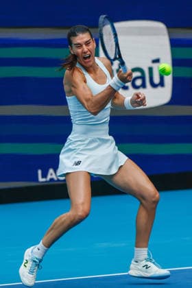 MIAMI GARDENS, FL - MARCH 23: Sorana Cirstea (ROU) in action during a women™s third round singles match against Coco Gauff (USA) at the Miami Open on March 23, 2026, at Hard Rock Stadium in Miami Gardens, Florida,(Photo by Chris Arjoon Icon Sportswire) TENNIS: MAR 23 Miami Open EDITORIAL USE ONLY Icon2603230010062