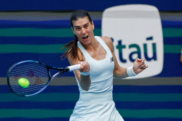 MIAMI GARDENS, FL - MARCH 23: Sorana Cirstea (ROU) in action during a women™s third round singles match against Coco Gauff (USA) at the Miami Open on March 23, 2026, at Hard Rock Stadium in Miami Gardens, Florida,(Photo by Chris Arjoon Icon Sportswire) TENNIS: MAR 23 Miami Open EDITORIAL USE ONLY Icon2603230010066