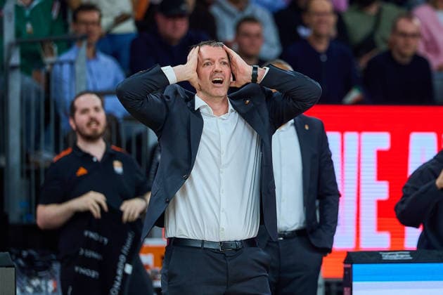 Ty Harrelson ratiopharm ulm, Head Coach stunned GER, ratiopharm ulm vs Telekom Baskets Bonn, Basketball, 25 Matchday, EasyCredit BBL, Season 2025 2026, 23 03 2026 GER, ratiopharm ulm vs Telekom Baskets Bonn, Basketball, 25 Matchday, EasyCredit BBL, Season 2025 2026, 23 03 2026 New Ulm Copyright: xEibner-Pressefoto GeraldxOelze-dexStoppanyx EP_ODS