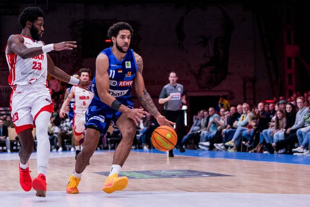Barmer 2 Basketball Bundesliga ProA RheinStars Cologne vs Phoenix Hagen, 23 03 2026 Michael Jordan Miller RheinStars Cologne, 23 , Marvin Omonigho Omuvwie Phoenix Hagen, 11 on the ball Barmer 2 Basketball Bundesliga ProA RheinStars Cologne vs Phoenix Hagen, Cologne, Motorworld on 23 03 2026 Copyright: xBEAUTIFULxSPORTS Wunderlx