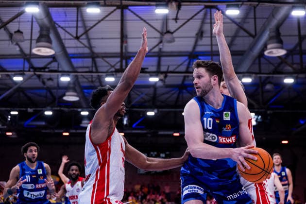 Barmer 2 Basketball Bundesliga ProA RheinStars Cologne vs Phoenix Hagen, 23 03 2026 Kenny Andre Calliste Keannou Baptiste RheinStars Cologne, 39 , Fabian Bleck Phoenix Hagen, 10 on the ball Barmer 2 Basketball Bundesliga ProA RheinStars Cologne vs Phoenix Hagen, Cologne, Motorworld on 23 03 2026 Copyright: xBEAUTIFULxSPORTS Wunderlx
