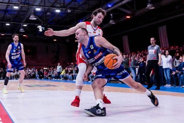 Barmer 2 Basketball Bundesliga ProA RheinStars Cologne vs Phoenix Hagen, 23 03 2026 Haris Hujic RheinStars Cologne, 10 , Devin Lawrence Schmidt Phoenix Hagen, 8 on the ball Barmer 2 Basketball Bundesliga ProA RheinStars Cologne vs Phoenix Hagen, Cologne, Motorworld on 23 03 2026 Copyright: xBEAUTIFULxSPORTS Wunderlx