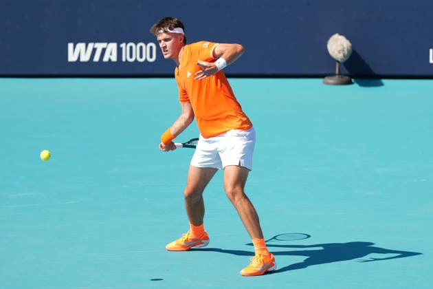 March 23, 2026, Miami Gardens, Florida, USA: Jacob Mensik (USA) returns a shot to Frances Tiafoe (not pictured) during the men s third round singles match at the 2026 Miami Open presented by Itau at Hard Rock Stadium. TENNIS 2026: Miami Open.  - ZUMAw109 20260323_fap_w109_030 Copyright: xDebbyxWongx