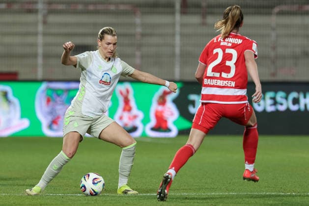from left Medina Desic SV Werder Bremen, 9 and Nele Bauereisen 1 FC Union Berlin, 23 in a duel, dynamic, action, action, game scene, THE DFB REGULATIONS PROHIBIT ANY USE OF PHOTOGRAPHS AS IMAGE SEQUENCES AND OR QUASI VIDEO , 23 03 2026, Berlin Germany , Football, Google Pixel Womens Bundesliga, 1 FC Union Berlin SV Werder Bremen xobx