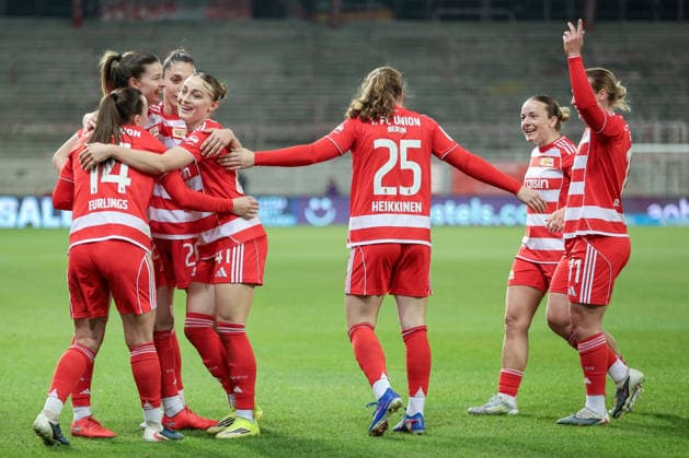 Players of 1 FC Union Berlin with goal celebration, cheering, jubilant, optimistic, game scene, highlight, joy about the goal to 4 0, THE DFB REGULATIONS PROHIBIT ANY USE OF PHOTOGRAPHS AS IMAGE SEQUENCES AND OR QUASI VIDEO , 23 03 2026, Berlin Germany , Football, Google Pixel Womens Bundesliga, 1 FC Union Berlin SV Werder Bremen xobx