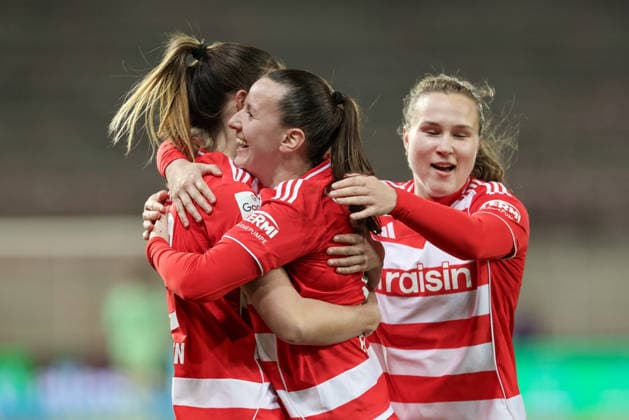 from left Nele Bauereisen 1 FC Union Berlin, 23 , goal scorer Hannah Eurlings 1 FC Union Berlin, 14 and Ida Heikkinen 1 FC Union Berlin, 25 with goal celebration, jubilation, cheering, optimistic, game scene, highlight, joy about the goal for 4 0, THE DFB REGULATIONS PROHIBIT ANY USE OF PHOTOGRAPHS AS IMAGE SEQUENCES AND OR QUASI VIDEO , 23 03 2026, Berlin Germany , Football, Google Pixel Womens Bundesliga, 1 FC Union Berlin SV Werder Bremen xobx