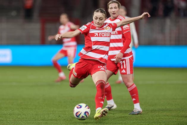 Lia Kamber 1 FC Union Berlin, 41 on the ball, single image, full body, action, action, match scene, THE DFB GUIDELINES PROHIBIT ANY USE OF PHOTOGRAPHS AS IMAGE SEQUENCES AND OR QUASI VIDEO DFB REGULATIONS PROHIBIT ANY USE OF PHOTOGRAPHS AS IMAGE SEQUENCES AND OR QUASI VIDEO , 23 03 2026, Berlin Germany , Soccer, Google Pixel Womens Bundesliga, 1 FC Union Berlin SV Werder Bremen xobx